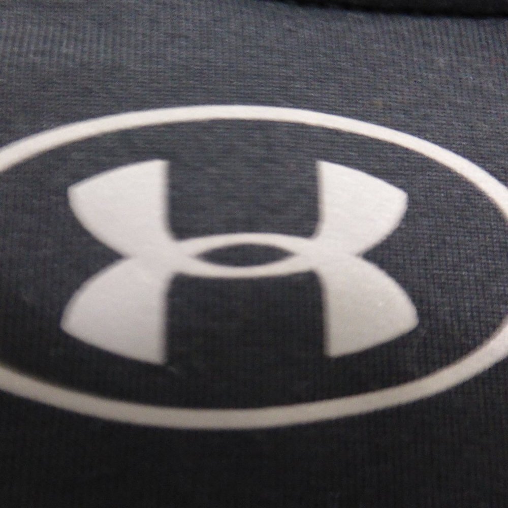 UNDER ARMOUR RUN, small, partial zip front jacket - Picture 8 of 9